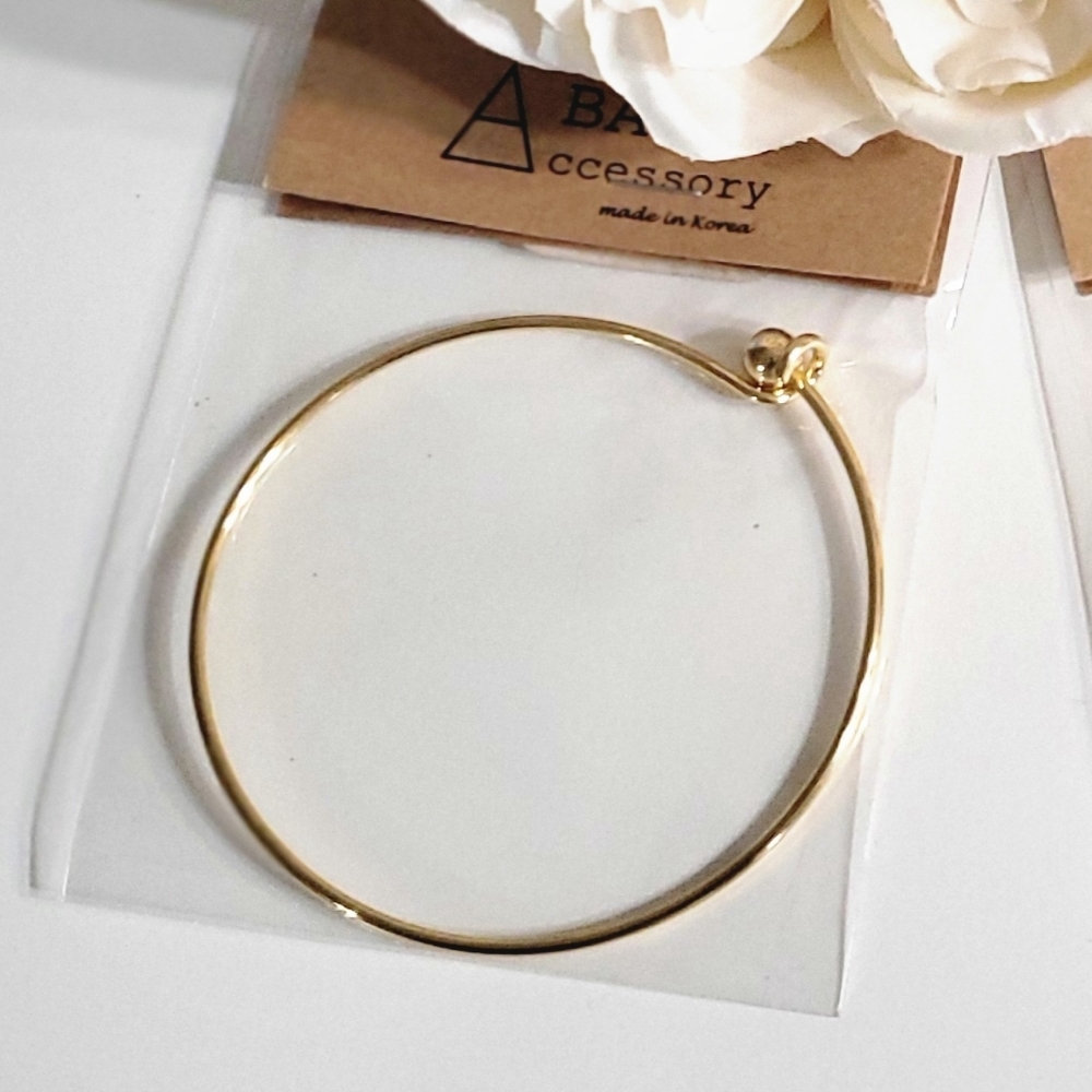 Hook & Knot Bangle - Picture 4 of 5